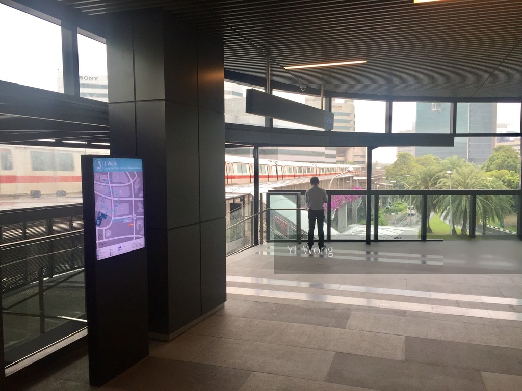 Vision Exchange (D22), Retail #139810702